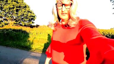 crossdresser kellycd masturbating on her car drive out in the countryside - 9 image