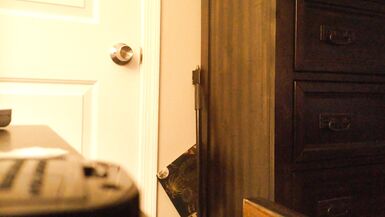 Karilyn Kutter takes it all in - 12 image