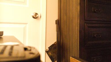 Karilyn Kutter takes it all in - 13 image