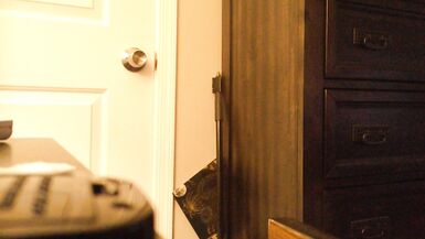 Karilyn Kutter takes it all in - 15 image