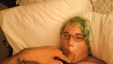 Karilyn Kutter takes it all in - 7 image