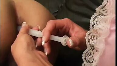 Experienced blonde dyke  uses strap-on to pander to her inexperienced transgender friend - 1 image