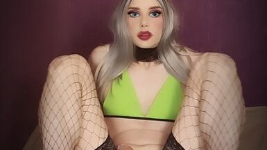 SPLASH IN SHEMALE'S BUTT - 1 image