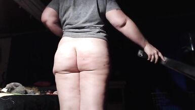 spank and ride sunday - 2 image