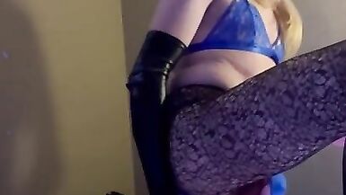 Two dildos at once and HUGE dildo - 4 image