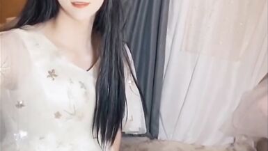 cute ladyboy pissing, masturbate and cumming on her hands for her fans