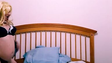 Transsexuals kiss and sucking each other off on - 9 image