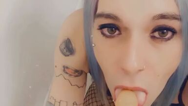 Hot Lingerie Babe Loves Sex - 1 image