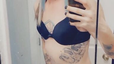 Hot Lingerie Babe Loves Sex - 4 image