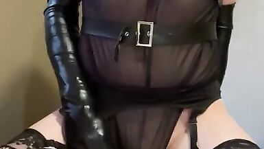 Riding bad dragon till sissygasm - 4 image