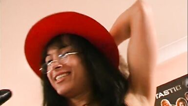 Sesso di Gruppo ma con il Trans! - 2 image