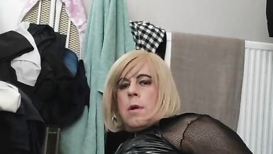 Hollycd1 has a sissygasm fucking a dildo