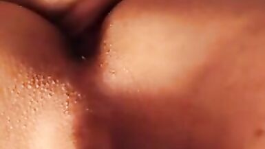 Adoro gozar sentada no pau, comer a porra e beijar - 2 image