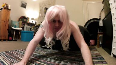 Sissy Misty bounces herself to cum on her yoga ball - 15 image