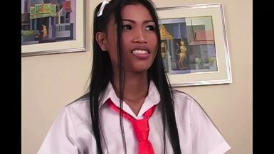 Asian schoolgirl came home and got a big - BEAUTIFUL SHEMALE - 1 image