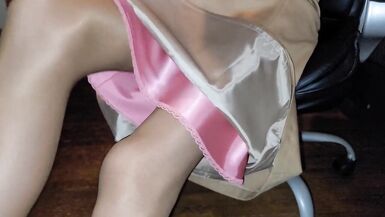Beige wool lined skirt with a pink satin half slip - 7 image