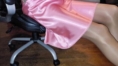 Beige wool lined skirt with a pink satin half slip - 9 image