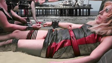 Marina loves Mrs Samantha's red boots and feet - 13 image