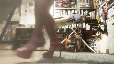 15 minutes of High heels trainings for Sissy Lilli - 3 image