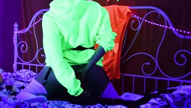 Amy Kitty's: If it Fits.. I Sits!! Sleipnir Bad Dragon Review (Shyguy Femboy Cosplay) - 11 image