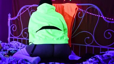 Amy Kitty's: If it Fits.. I Sits!! Sleipnir Bad Dragon Review (Shyguy Femboy Cosplay) - 13 image