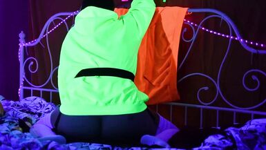 Amy Kitty's: If it Fits.. I Sits!! Sleipnir Bad Dragon Review (Shyguy Femboy Cosplay) - 5 image