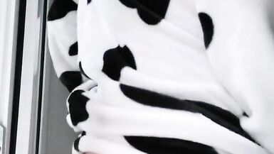 Sissy in a cow's suit rides a dildo, squirts and cums hands free | Video by LevkoNoya - 3 image