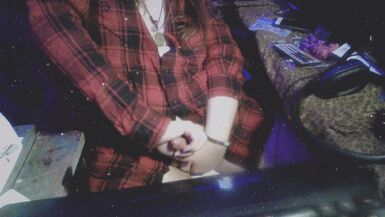 Femby Tranner jerking off - 2 image