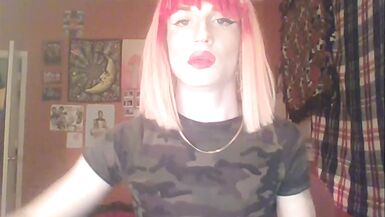 Tranny in Red wig cams
