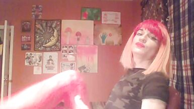 Tranny in Red wig cams - 3 image