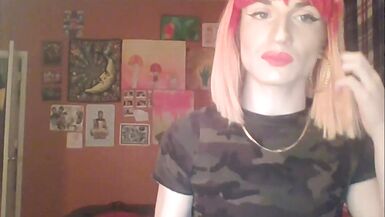 Tranny in Red wig cams - 8 image