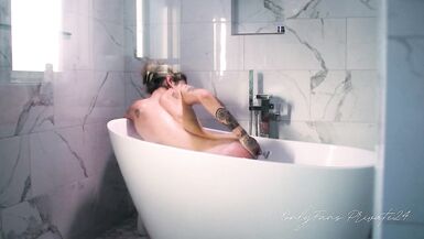 Beautiful Trans Model Takes A Bath & Shaves - 11 image