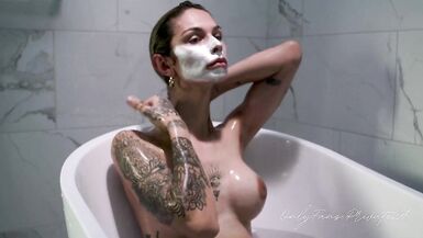 Beautiful Trans Model Takes A Bath & Shaves - 12 image