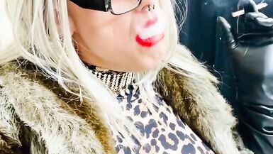 Marilyn Supermodel Smoking Fetish - 12 image