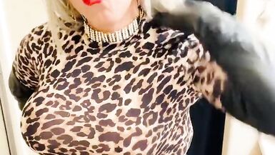 Marilyn Supermodel Smoking Fetish - 4 image