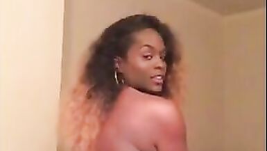 Black Shemale loves to show herself - 3 image