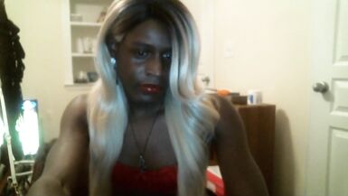 Streaming session with loyal fan end in sexy cumshot - 4 image