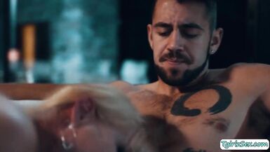 Hunk straight guy anal fucks busty blonde tranny Jamie French - 10 image