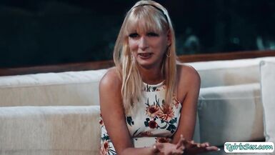 Hunk straight guy anal fucks busty blonde tranny Jamie French - 2 image