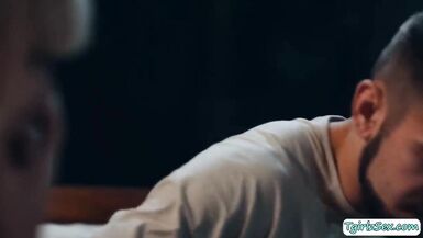 Hunk straight guy anal fucks busty blonde tranny Jamie French - 5 image