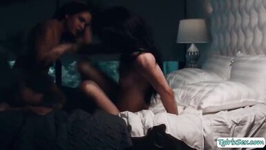 Wanna konow how ts stepmom Ariel Demure fucks a teen pussy? - 11 image