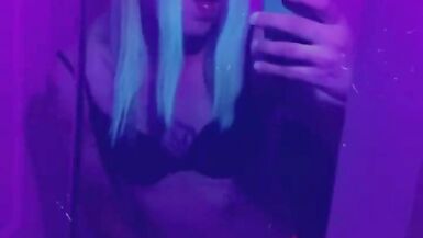 Nightclub Carmen Mentionin fingering and sucking - 2 image