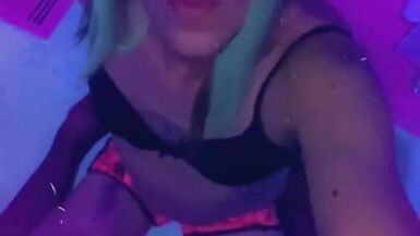 Nightclub Carmen Mentionin fingering and sucking - 5 image