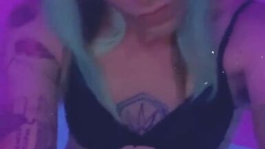 Nightclub Carmen Mentionin fingering and sucking - 6 image