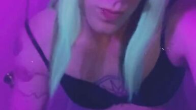 Nightclub Carmen Mentionin fingering and sucking - 7 image