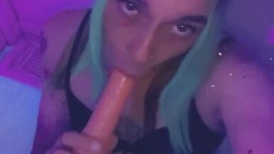 Nightclub Carmen Mentionin fingering and sucking - 9 image