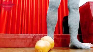 FloozyJezebelle destroying her big ass by punish it with huge dildos - 7 image