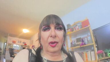 Michele Thompson Is Back Finally! - 11 image