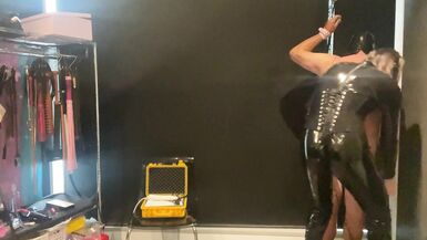 The Goddess Obsidian electrocutes her submissive bitch. - 5 image