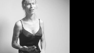 Does Penis Size Matter? Q&A With Model and Performer Flowerava